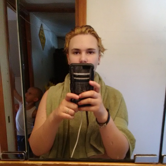 Meet your Posher, Ace - Picture 1 of 1